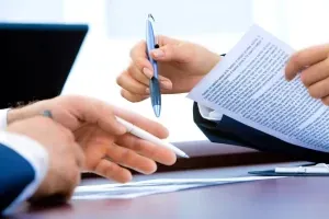 Poder para actuar en juicio ¿Debe ser hecho por escritura pública?