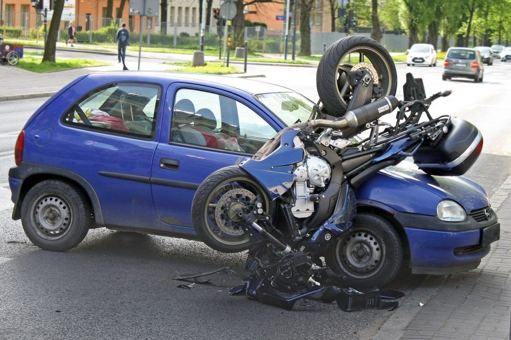 BOMBA. Siniestro vial. Damnificado es “consumidor” y aseguradora debe pagar la condena íntegra (creo que Corte revoca).