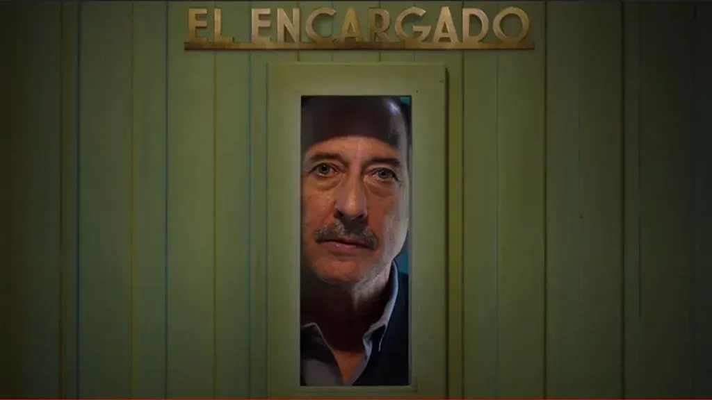 El encargado, despedido por espiar.