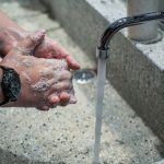 Plenario por mora del asegurador y límite de la suma de la póliza: cuestión abstracta.